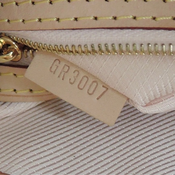 Authentic metallic Louis Vuitton fold over clutch - Picture 6 of 8